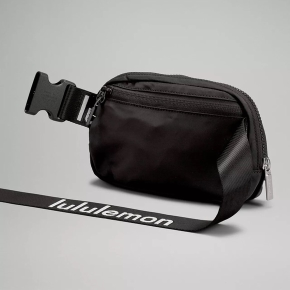 🍋NWT Lululemon Everywhere Belt Bag Wordmark - Picture 4 of 11